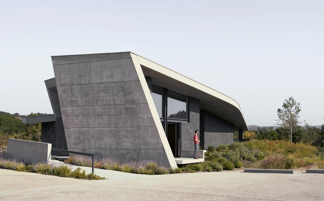 Crematorio de Igualada / Estudio Carme Pinós - Crematorio, Fachada