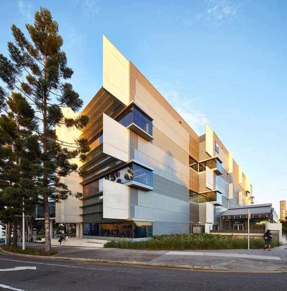 昆士兰科技大学创意产业园区二期 / Richard Kirk Architect + HASSELL - 加建项目