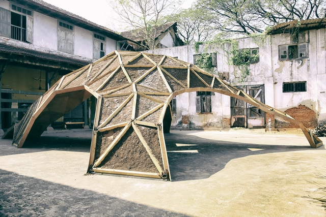 Pavilhão é projetado para retornar à natureza, degradando-se após cumprir sua função - Sustentabilidade