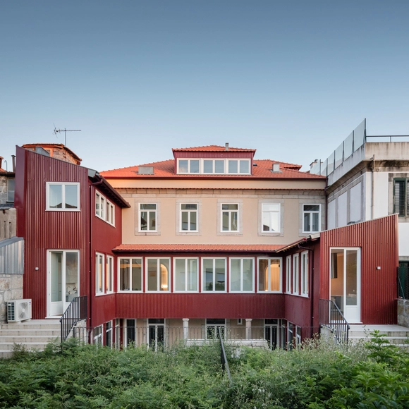 Casa dos Pátios  / PF Architecture Studio - Houses