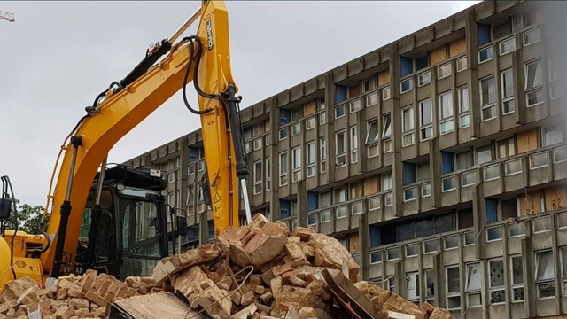 Demolition is Underway on Alison and Peter Smithson's Robin Hood Gardens in London - Featured Image