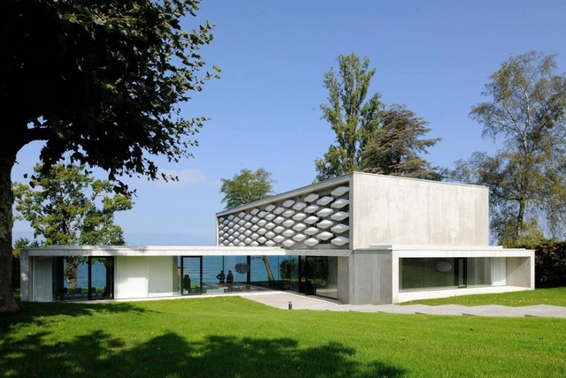 House on the Lake / AUM Pierre Minassian - Houses, Garden, Facade, Door