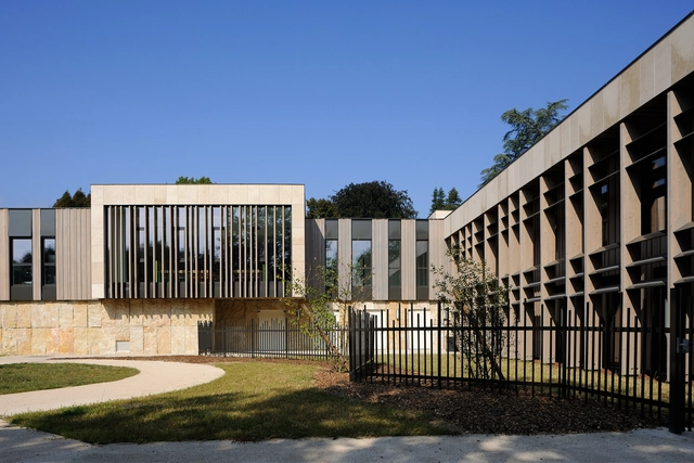 School Group Jean Ferrat / Atelier Didier Dalmas - Schools , Facade, Fence