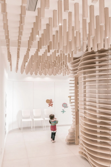 Centro Medico Pediátrico / Tomas Prado - Edificios De Salud