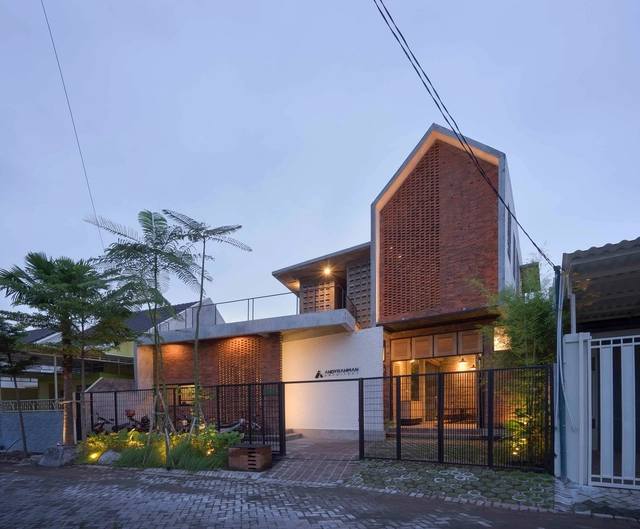 Oficinas de Conciencia Compartida  / Andyrahman Architect - Arquitectura De Oficinas