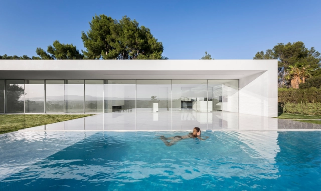 Residência sobre as Oliveiras / Gallardo Llopis Arquitectos - Casas