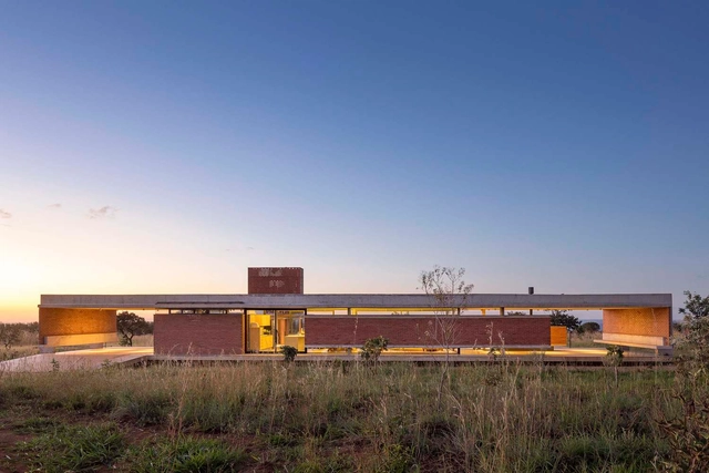 Casa Vila Rica  / BLOCO Arquitetos - Casas, Fachada