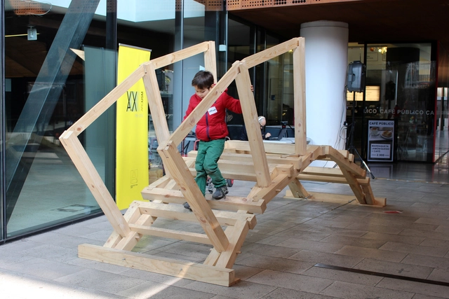 Puente peatonal es desarrollado por un robot sin la necesidad de herrajes - Imagen Principal