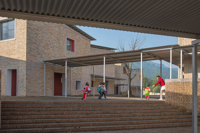 Jardín infantil central de la aldea Xinchang / Atelier Deshaus - Kindergarten