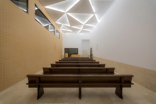 Tanatorio de Monóvar / Estudio Arze - Crematorio