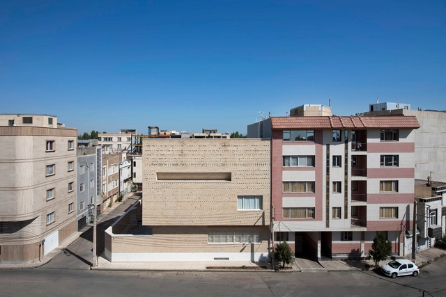 Casa Una-Ninguna-Piedra  / TAO Office - Casas