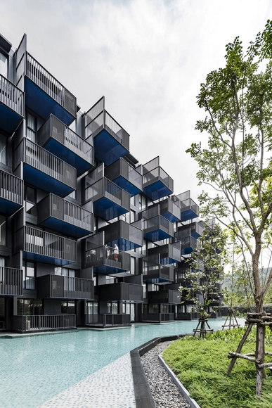 3米出挑阳台，将美景尽收眼底 The Deck / Somdoon Architects - 公寓