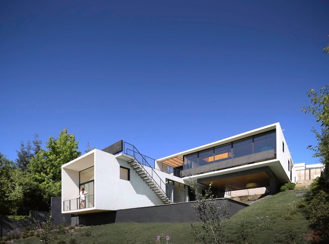 山中景里，智利现代主义住宅 Casa La Gloria / Duque Motta & AA - 别墅室内