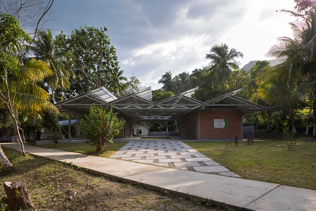 Estación Cultural Tecpatán / Oficina de Diseño y Taller Brigada de Arquitectura - Centro Cultural, Jardín, Fachada