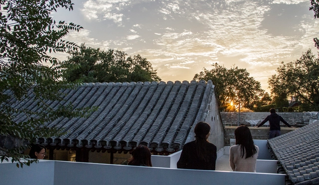 清华大学学生改造白塔寺院落，北京日落最佳观测点就是这！ - 主图