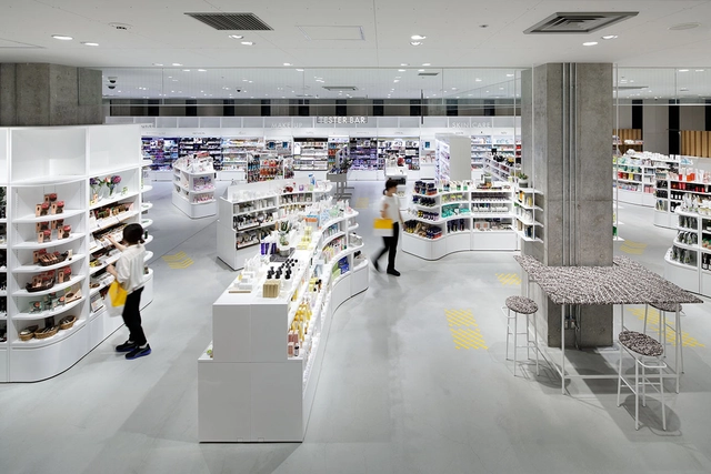 GINZA LOFT / Schemata Architects - Interior Design