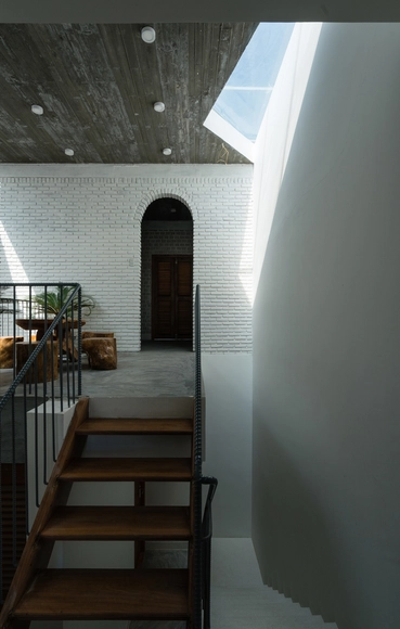 Blinds Townhouse / Chon.a  - Renovación