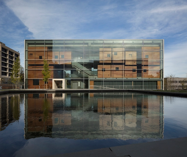 Complexo de Artes Lewis / Steven Holl Architects - Universidade
