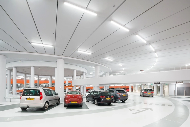 Estacionamiento subterráneo Lammermarkt / JHK Architecten - Estacionamiento