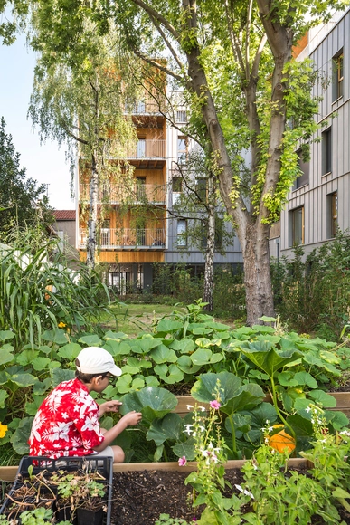 Le Bourg Dwellings / archi5 - Apartments, Garden, Facade