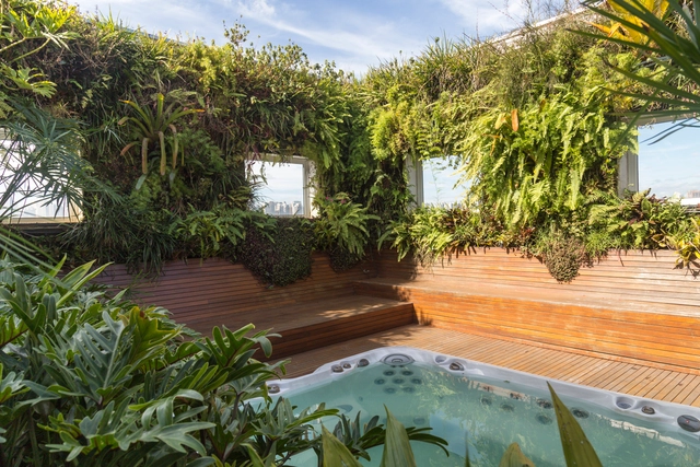 100%垂直墙面绿化,建造冬日的屋顶花园 Cobertura Jardim Paulistano / Gabriella Ornaghi Arquitetura da Paisagem - 景观设计