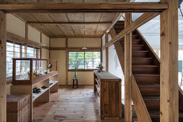 Beauty Shop in Uematsu / Poten-Poten - Retail , Beam, Handrail, Door, Facade, Stairs