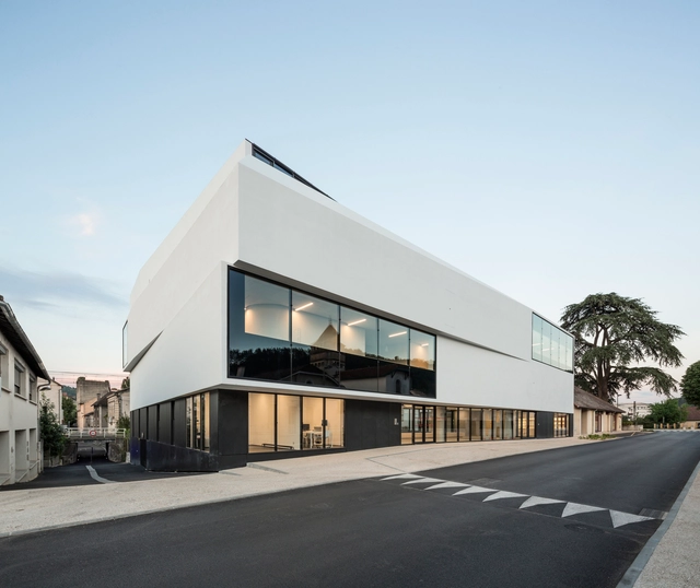 Hostal CHAI Youth / Antonio Virga architecte - Hostal