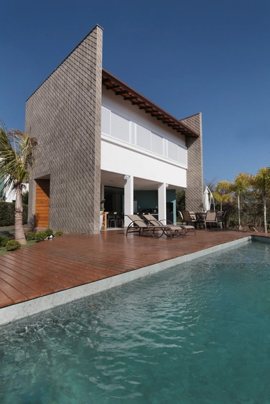 Casa Escarpas / Mutabile Arquitetura - Casas