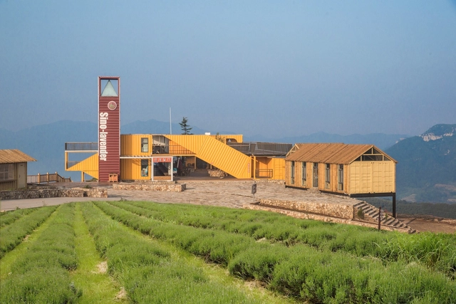宋香园集装箱悬崖餐厅 / 武汉安道普合建筑规划设计 - 餐饮建筑