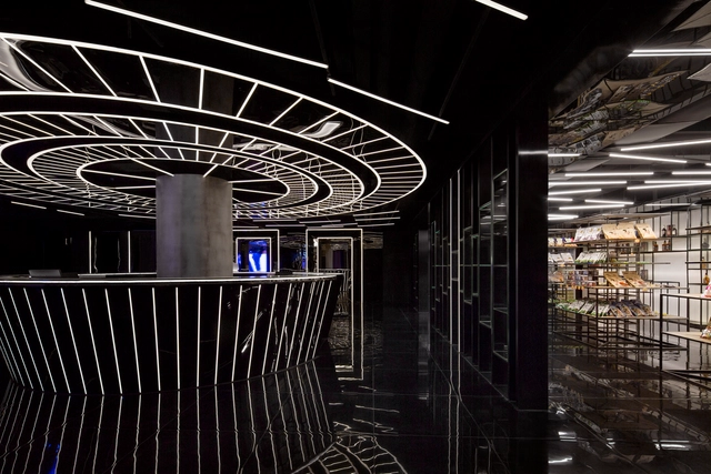 “悬浮”深圳自由空间KTV总店 / 再建筑事务所 - 更新项目, 围栏, 扶手, 表皮