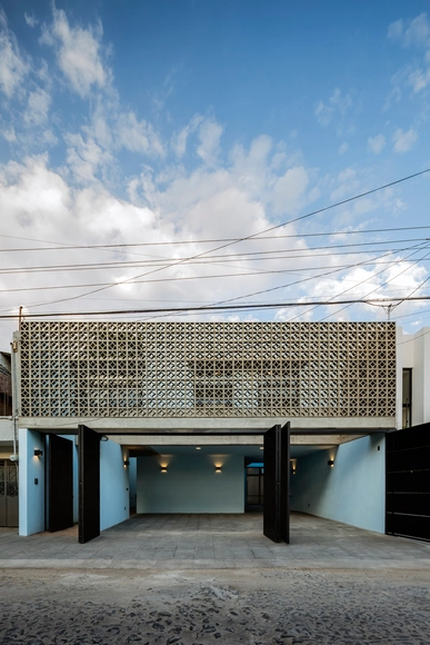 Casa Azul / Delfino Lozano - Casas