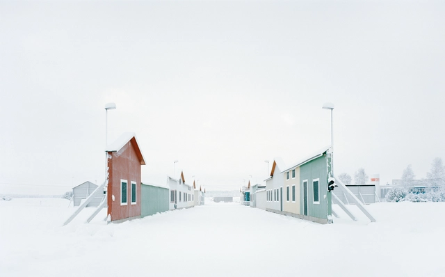 El fotógrafo Gregor Sailer deja al descubierto un mundo de falsedad arquitectónica en 'Potemkin Villages' - Imagen Principal
