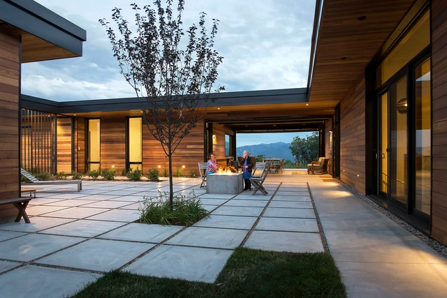 Red Hawk House / Imbue Design - Houses, Courtyard, Facade