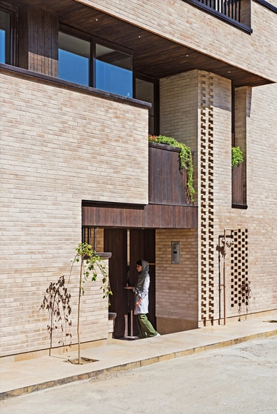 Casa Farvardin / Piramun Architectural Office - Casas