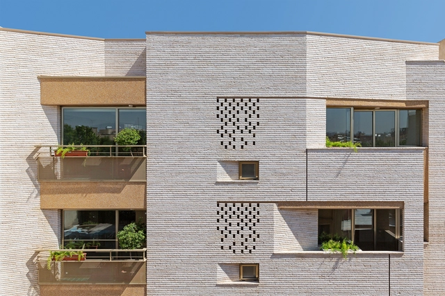 Edificio residencial Malek / Piramun Architectural Office - Residencial