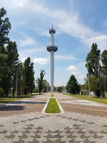 Torre Espacial: una perspectiva estructural en el sur de Buenos Aires - Imagen Principal