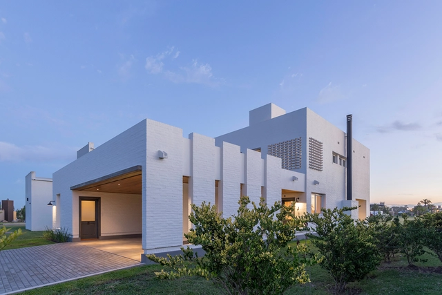 Casa Pátio / ARRILLAGA PAROLA Arquitectos - Casas
