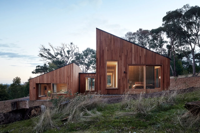 Dos mitades / Moloney Architects - Casas