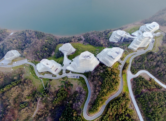 Huangshan Mountain Village / MAD Architects - Residential