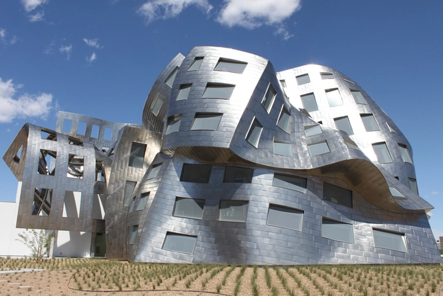 ¿Odias la arquitectura contemporánea? Culpa a la economía, no a los arquitectos - Imagen Principal