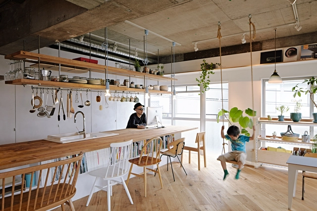 Kitchens that Double As Dining Rooms: Architectural Design Inspiration - Featured Image