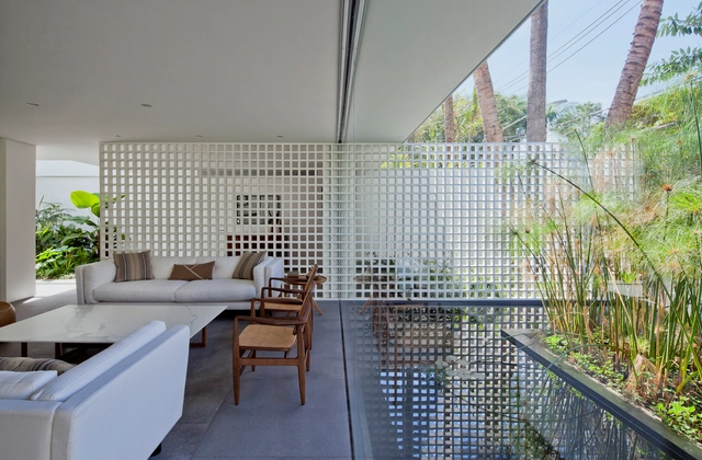 Casa Alto de Pinheiros / AMZ Arquitetos - Casas