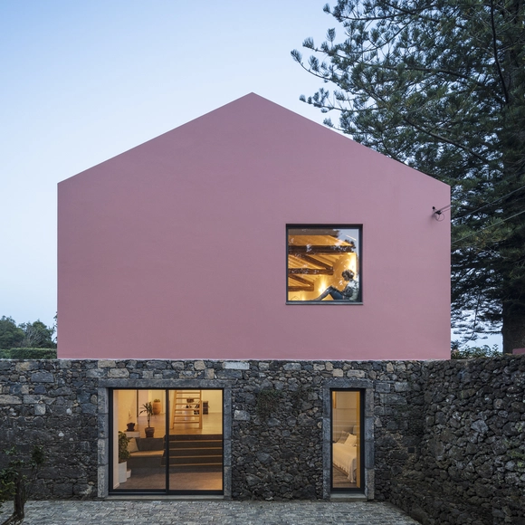 Casa Rosada / Mezzo Atelier - Hoteles