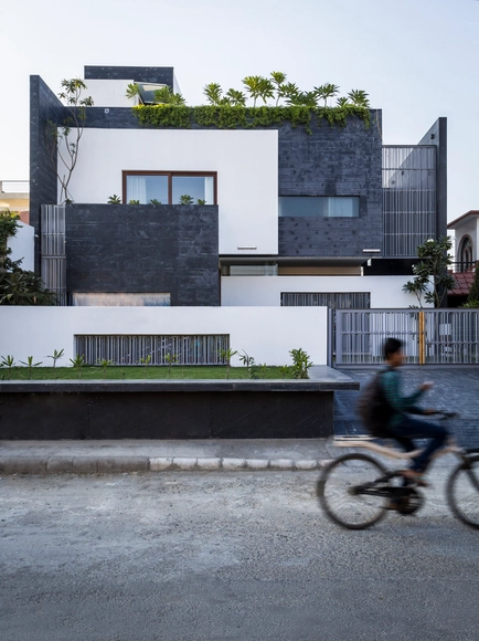 Residencia 913  / Charged Voids - Casas