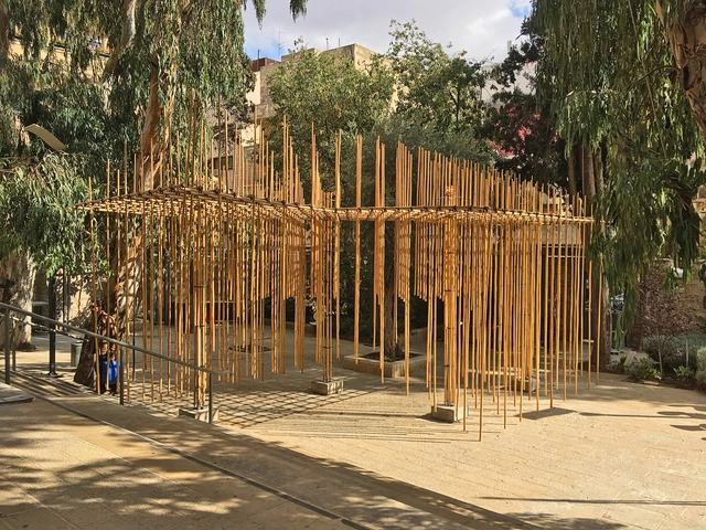 Estudiantes construyen pabellón de bambú suspendido con cuerdas y uniones impresas en 3D  - Sustentabilidad