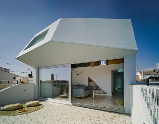 La casa de la Playa / Laura Ortín Arquitectura - Casas