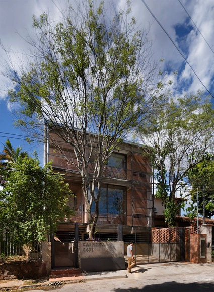 Carpinelli 4471  / Grupo Culata Jovái - Casas, Fachada