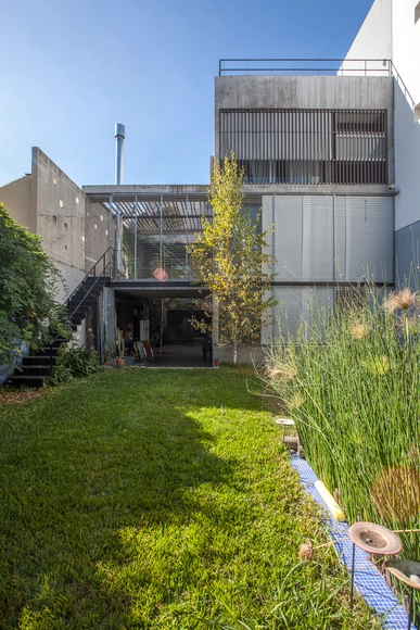 Edificio GRECIA 4166 / Arquitectonika - Casas, Jardín, Fachada, Iluminación