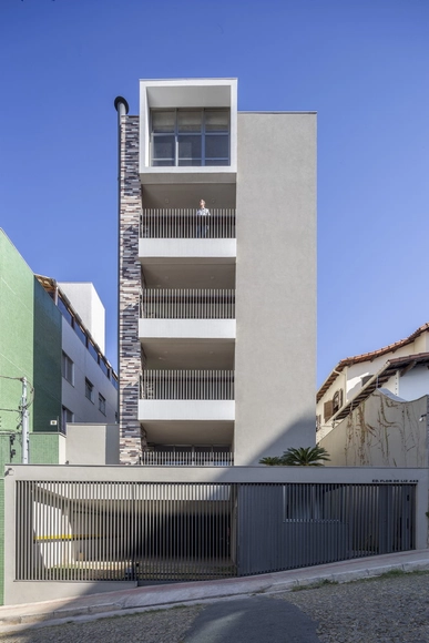 Edifício Residencial Flor de Liz / Play Arquitetura - Residencial