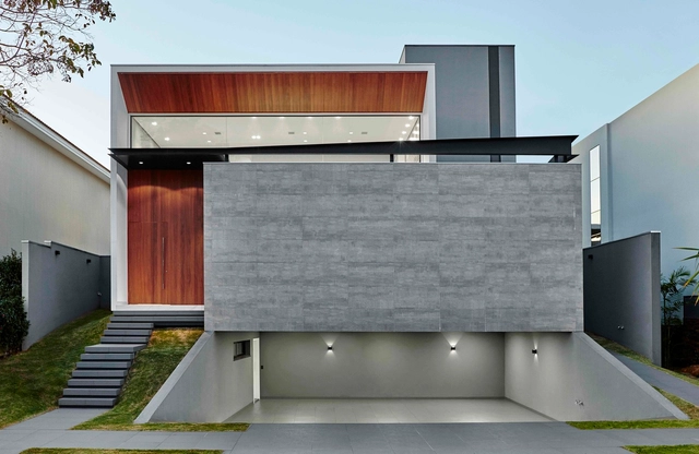 Casa Cumaru  / Raffo Arquitetura - Casas, Aido, Porta, Fachada, Escada, Corrimão, Balcão, Iluminação